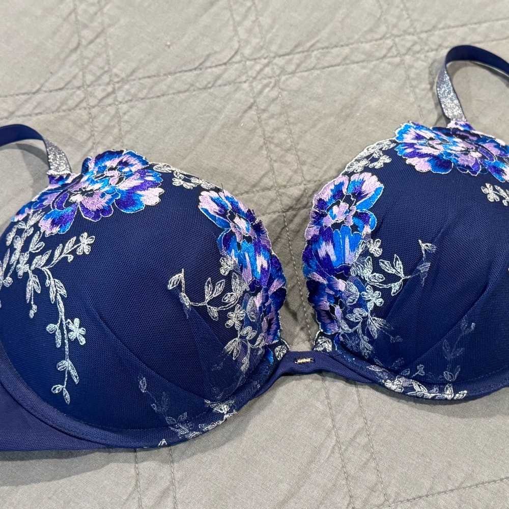 New Victorias Secret Plunge 38 C Floral Embroidered Blue Bra